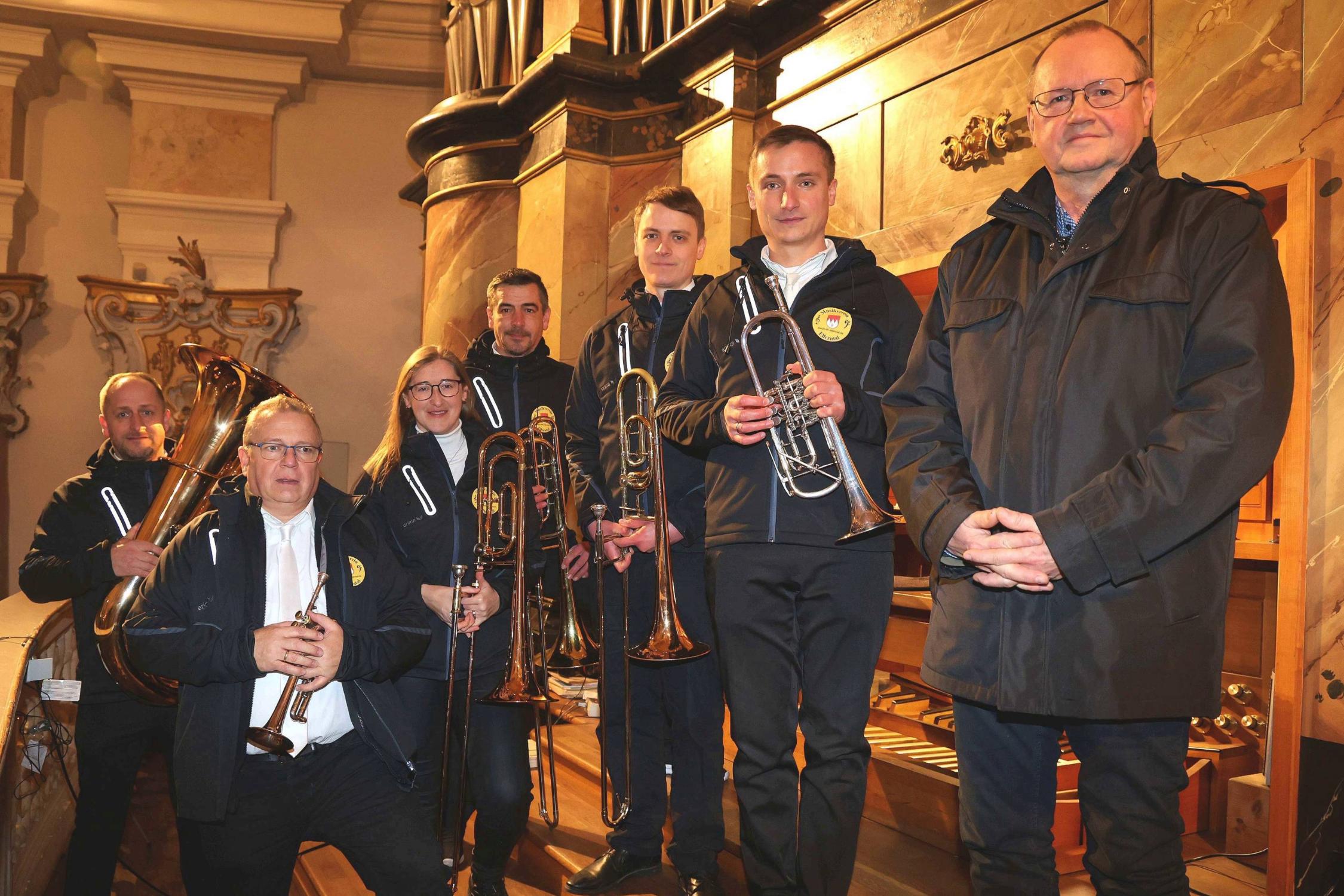 Das 7-köpfiges Blechbläserensemble „BlechKlang“ vom Musikverein Ellerntal sowie Basilikaorganist Georg Hagel gaben an Silvester ein Konzert in Vierzehnheiligen.