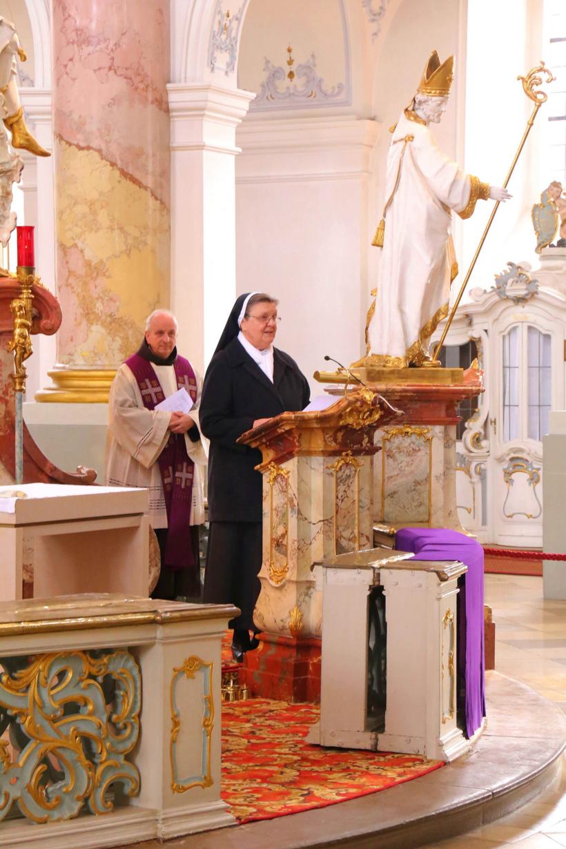2. Schwester Regina Pröls die Kongregationsleiterin der Franziskusschwestern aus Vierzehnheiligen war die erste Fastenpredigerin des Jahres.