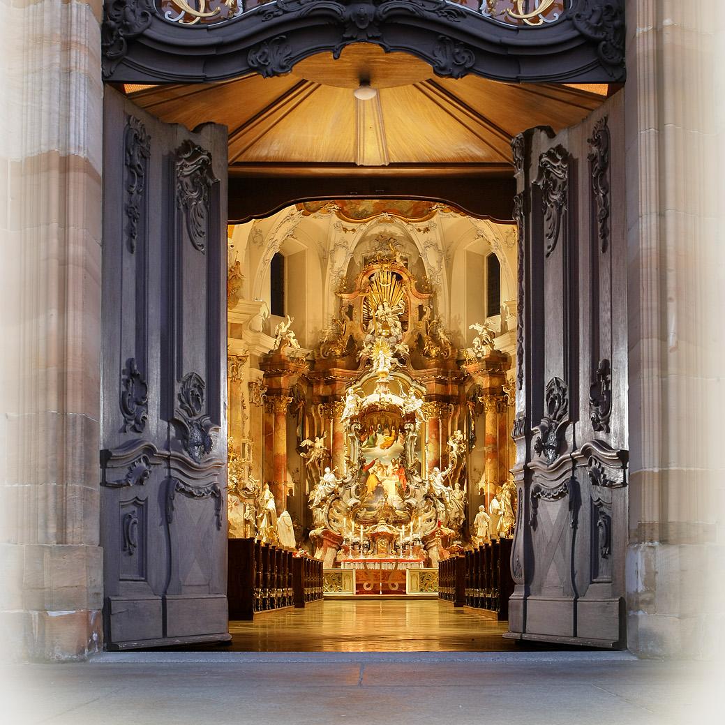 Hauportal geöffnet