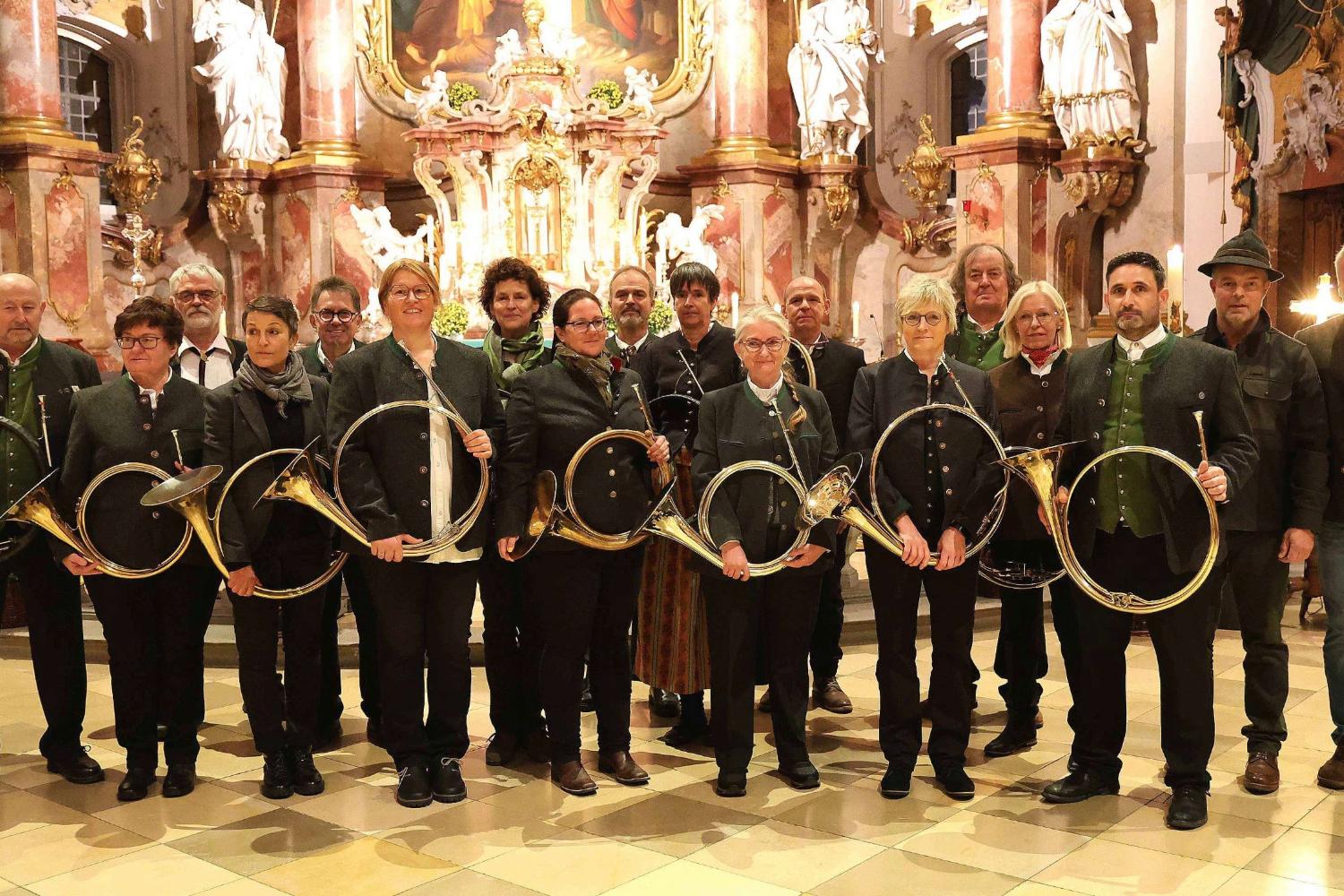 Die Parforcegruppe des Bayerischen Jagdschutz- und Jägervereins Lichtenfels und Basilikaorganist Georg Hagel bereicherten musikalisch die Hubertusmesse.