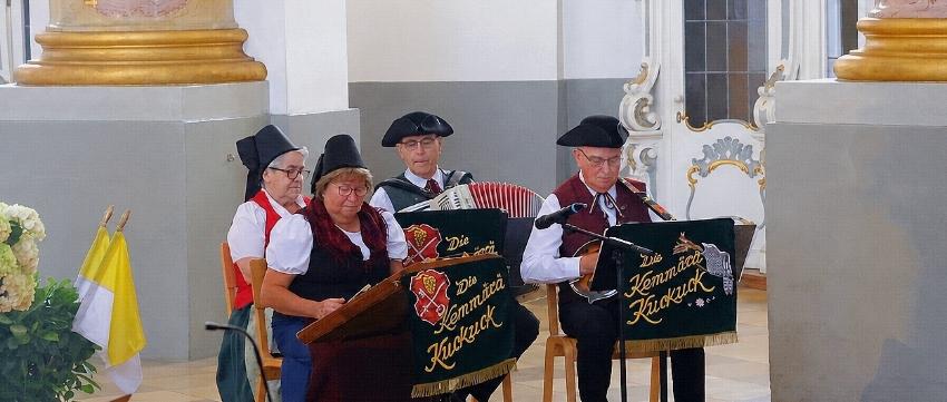 Mit Akkordeon, Hackbrett, Mandoline und Gesang bereicherten die „Kemmärä Kuckuck“ mit ihrem Leiter Hans-Dieter Ruß das fränkische Mariensingen mit besinnlichen Tön