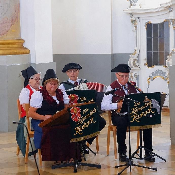 Mit Akkordeon, Hackbrett, Mandoline und Gesang bereicherten die „Kemmärä Kuckuck“ mit ihrem Leiter Hans-Dieter Ruß das fränkische Mariensingen mit besinnlichen Tön