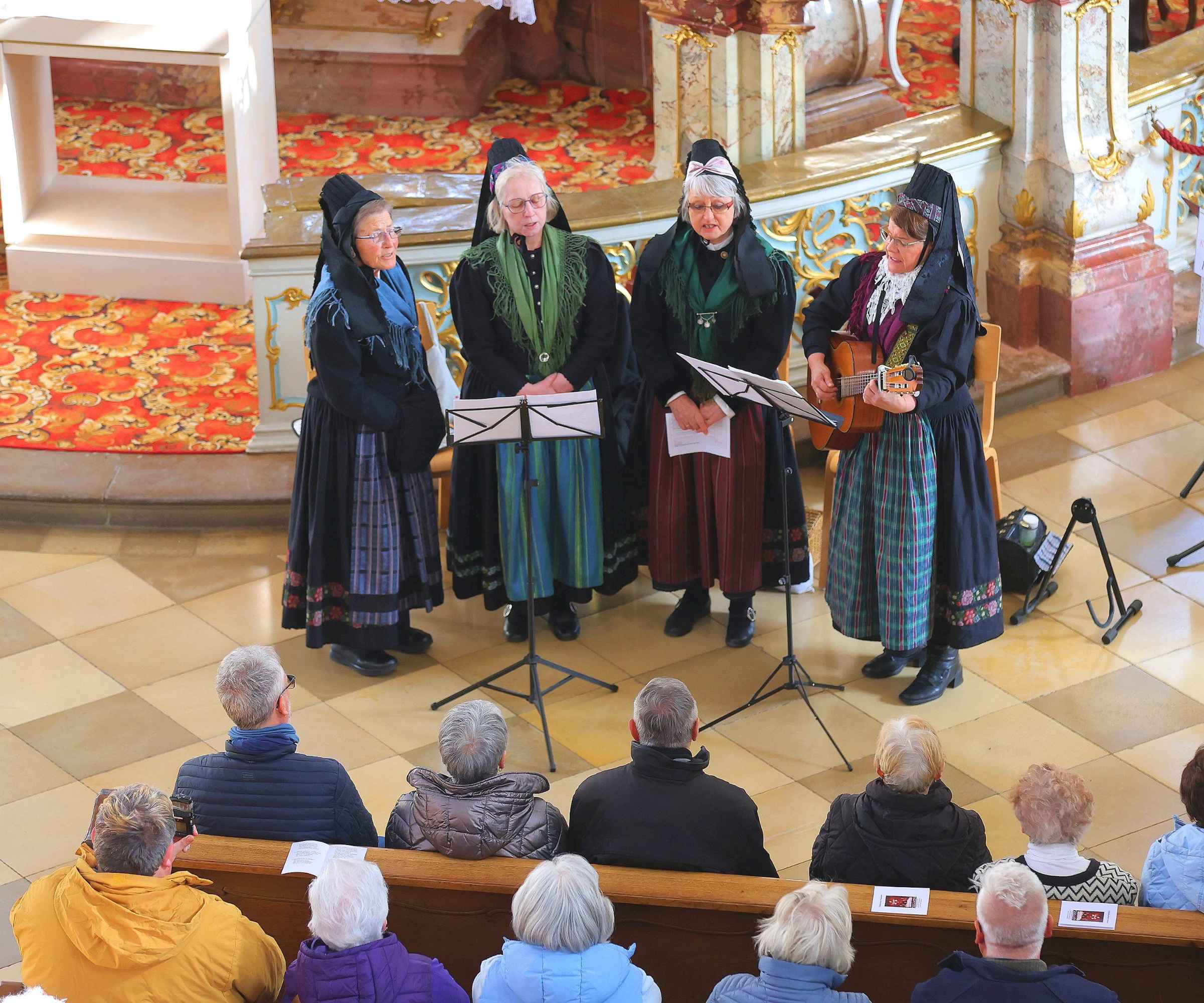 Die „Kronicher Maala“, die ihre Lieder, wie die anderen Musikanten auch, allesamt im fränkischen Dialekt sangen.