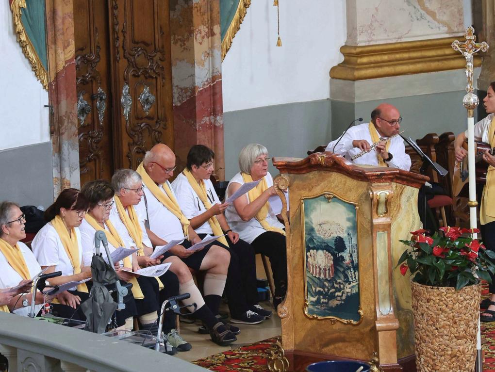 An der Gestaltung des Gottesdienstes in der Basilika beteiligten sich der Regens-Wagner-Chor aus Burgkunstadt.